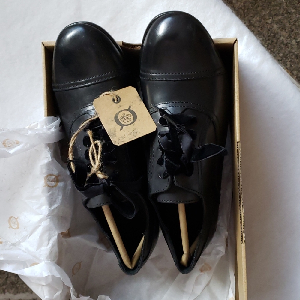NWT Born Netties Leather Oxfords